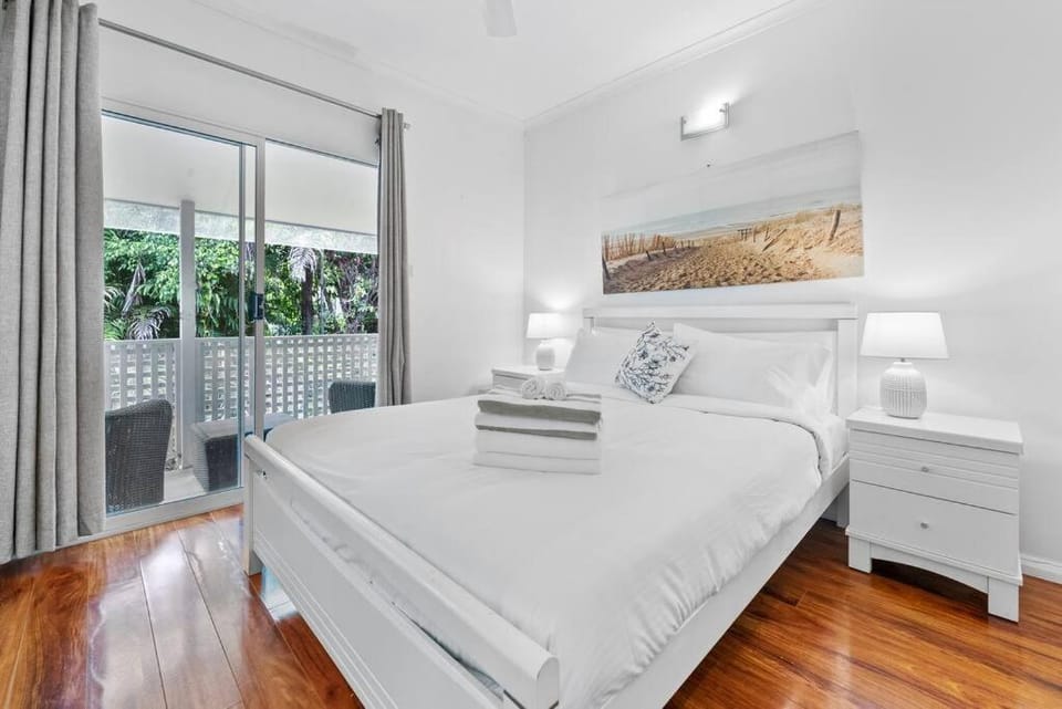 3 bedroom Villa Reef Resort, Lagoon Pool, Bar 158R Apartment in Port Douglas