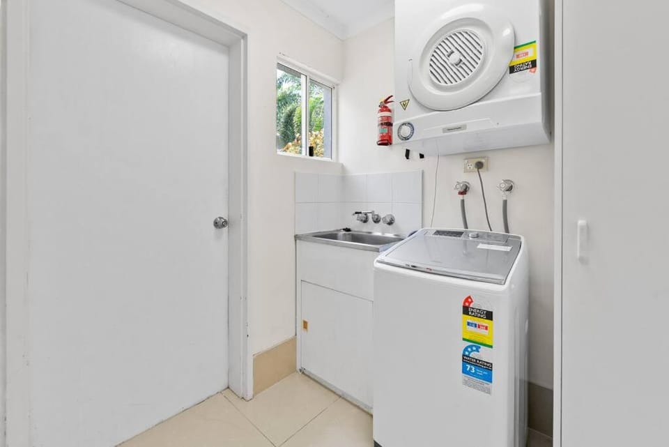 3 bedroom Villa Reef Resort, Lagoon Pool, Bar 158R Apartment in Port Douglas