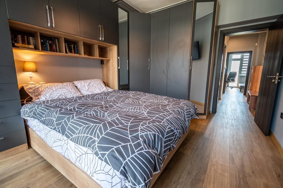 Bed, Photo of the whole room, Bedroom, wardrobe