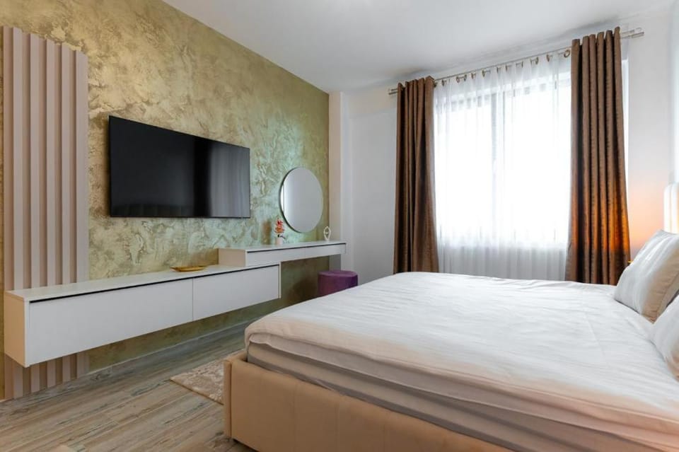Communal lounge/ TV room, Bed, TV and multimedia, Photo of the whole room, Evening entertainment, Bedroom