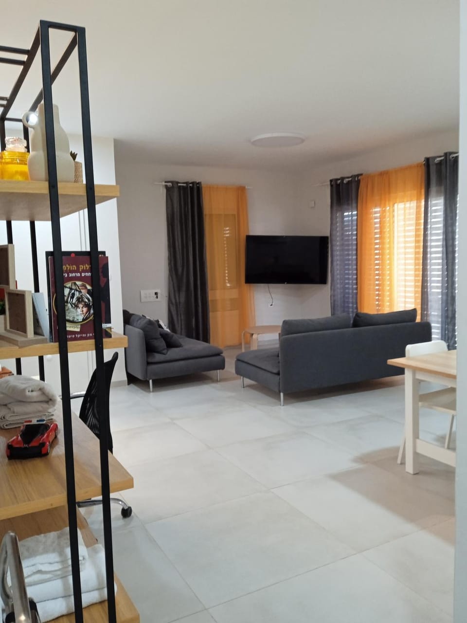 Communal lounge/ TV room, TV and multimedia, Living room, Seating area