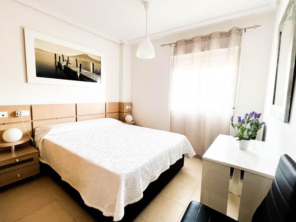 Bed, Photo of the whole room, Seating area, Bedroom, hair dresser