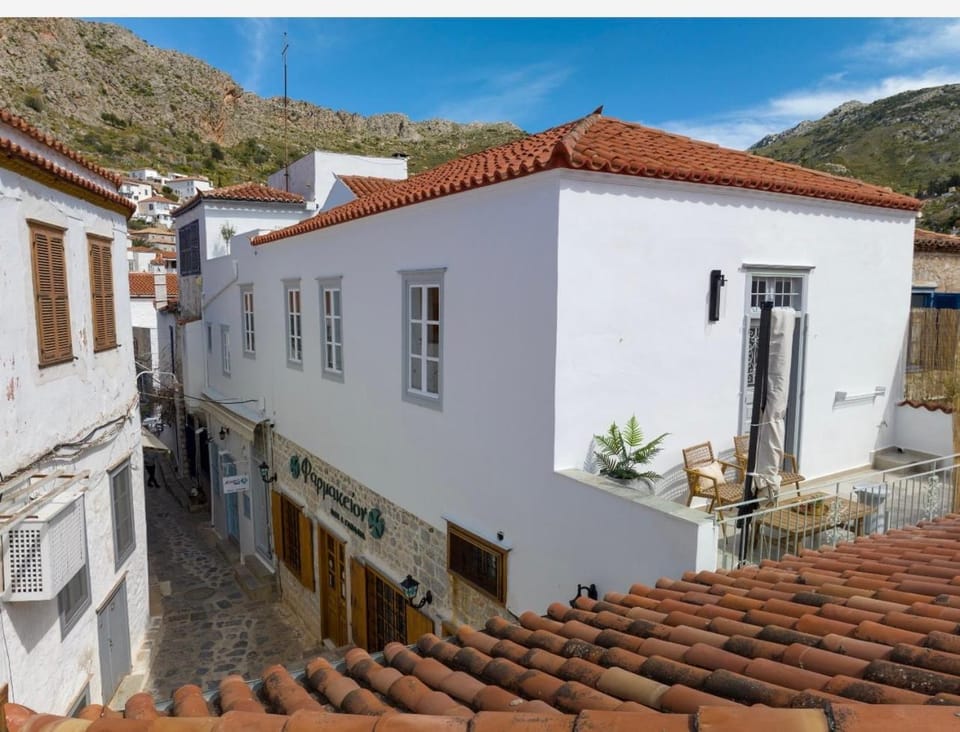 La Vie Hydra Luxury Suites Apartment hotel in Islands