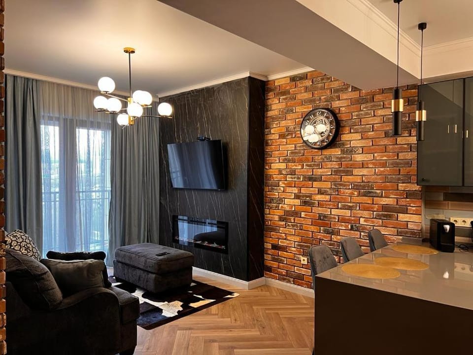 TV and multimedia, Kitchen or kitchenette, Living room, Dining area