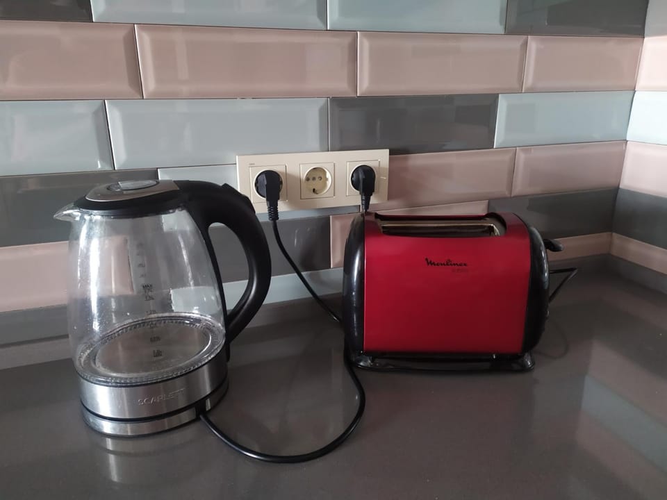 Coffee/tea facilities, Kitchen or kitchenette, toaster