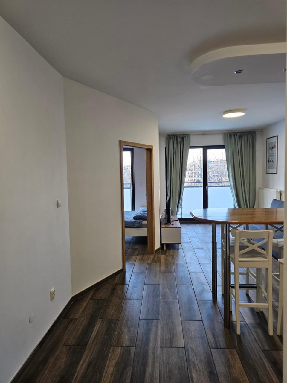 Stylish Newly Renovated 1BR Apartment with Free Parking near Arkadia Apartment in Warsaw