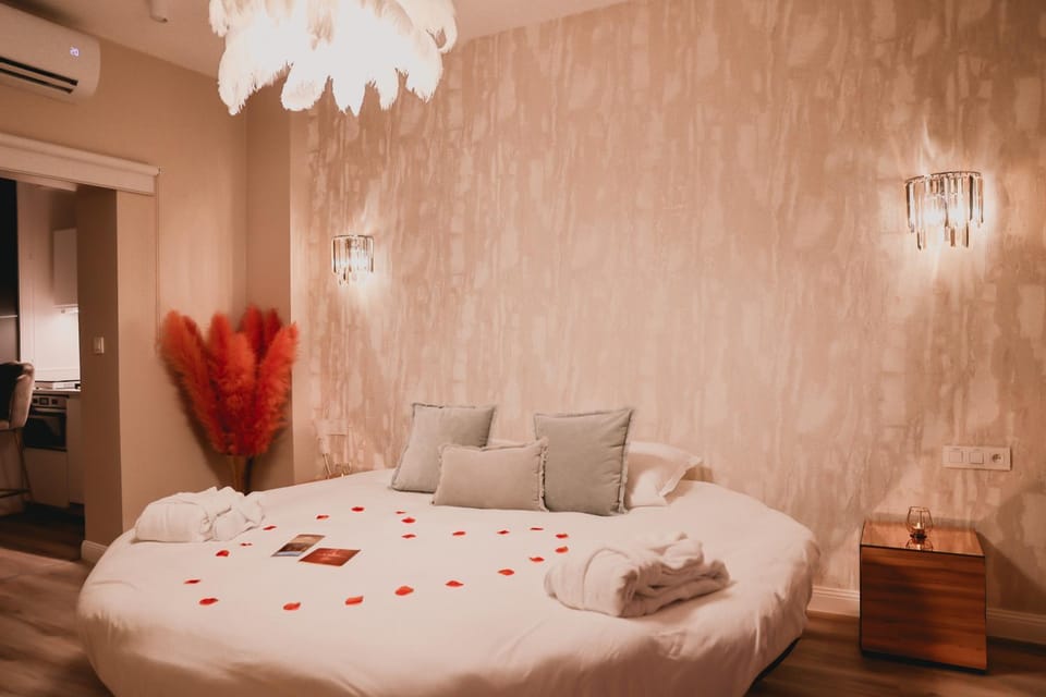 Hôtel Mademoiselle Love hotel in Liège