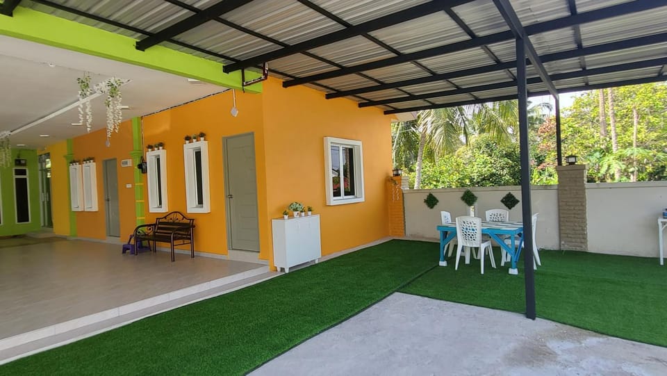 Sri MaLati Islamic Homestay and Event Space Vacation rental in Bayan Lepas