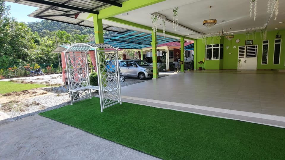 Sri MaLati Islamic Homestay and Event Space Vacation rental in Bayan Lepas