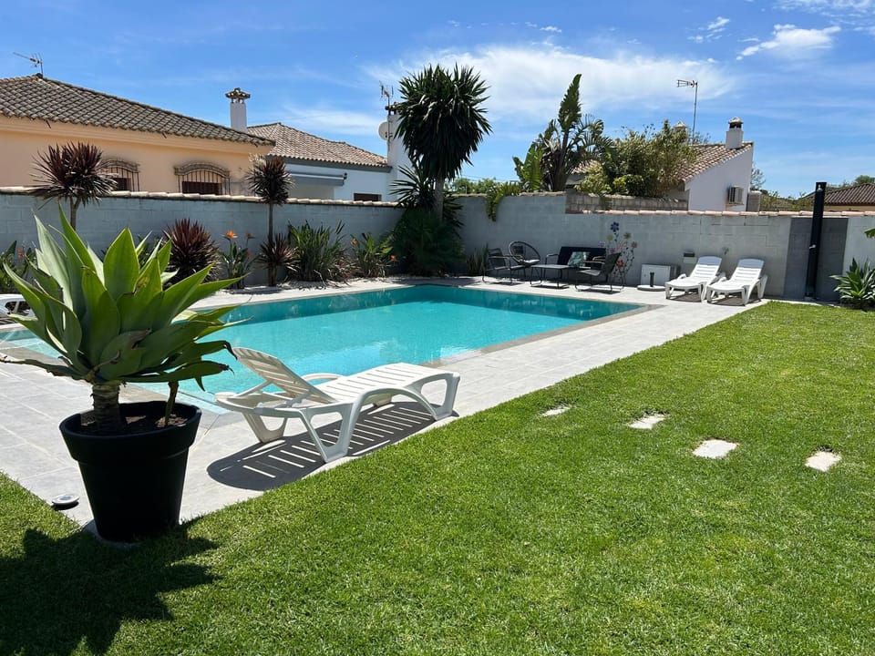 Villa Árbol del Tule House in Chiclana de la Frontera