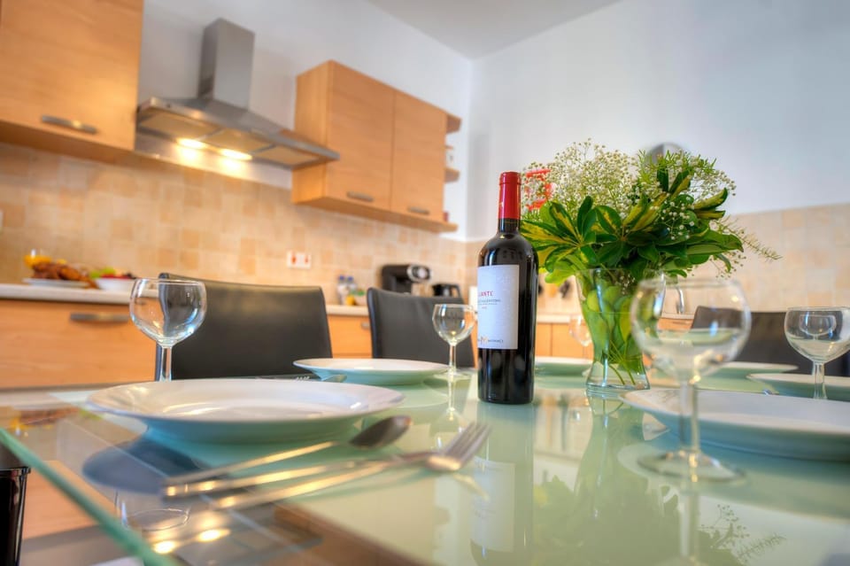 St Julians lovely 3 bedrooms by Homely Apartment in Saint Julians