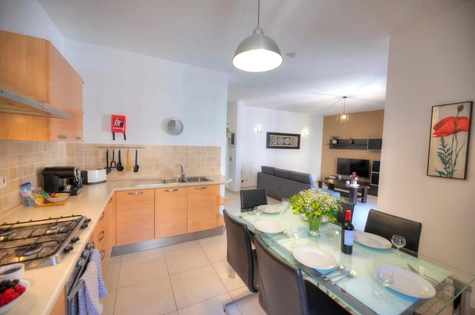 St Julians lovely 3 bedrooms by Homely Apartment in Saint Julians