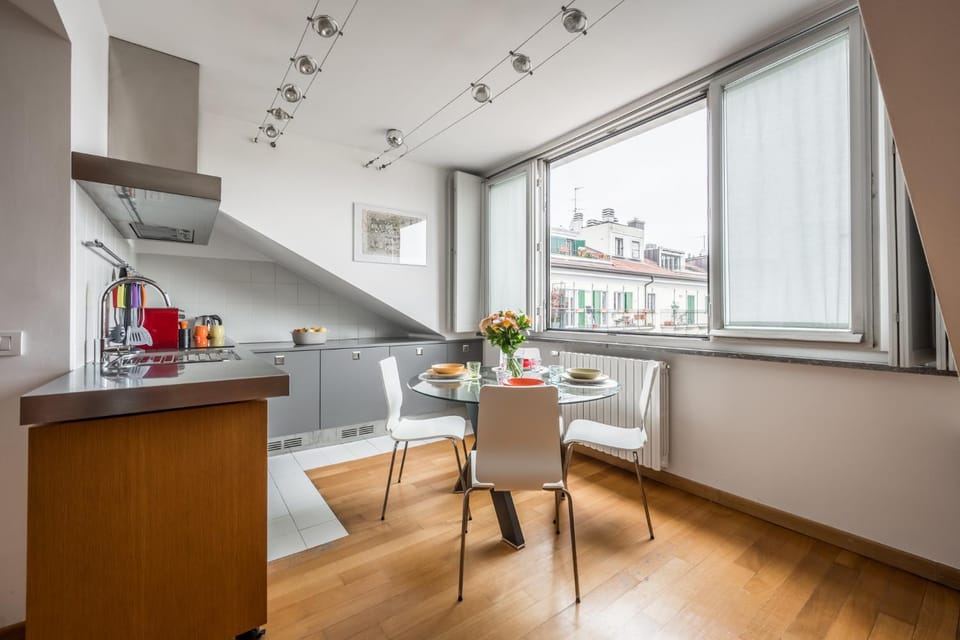 Coffee/tea facilities, Kitchen or kitchenette, Living room, Seating area, Dining area, minibar, stove