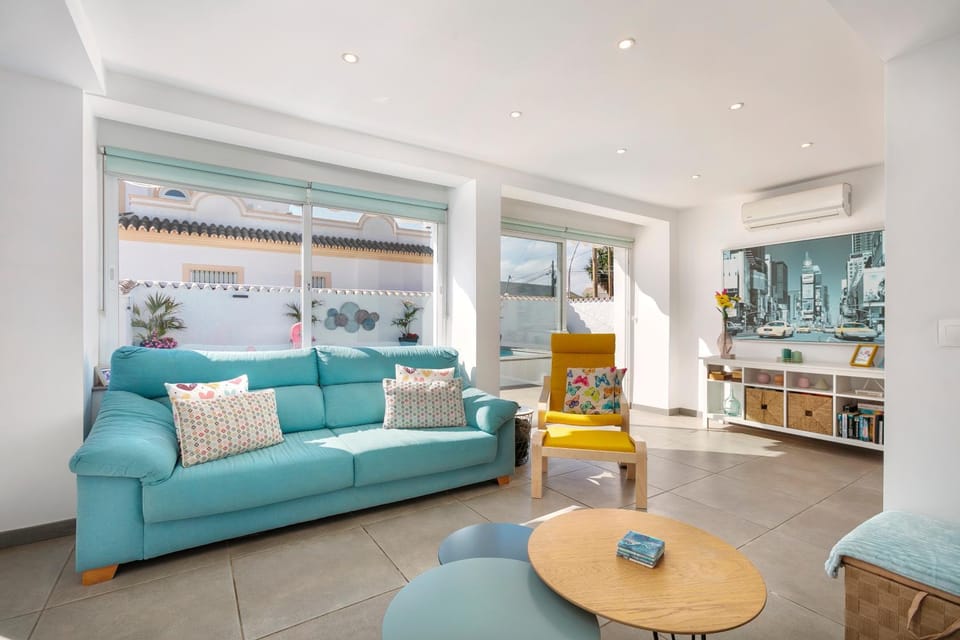 Spanish style, elegant 3 bedroom villa - 5 minutes from the beach! House in San Pedro de Alcántara