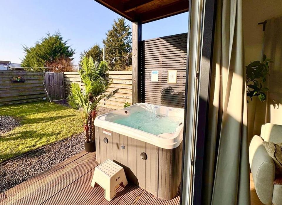 Cozy wellness family house with private garden & jacuzzi & sauna between Amsterdam Haarlem and Schiphol Airport House in Haarlem