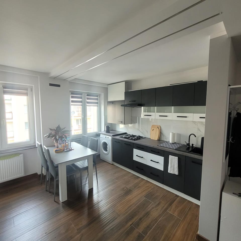 Kitchen or kitchenette, Dining area, pet friendly, stove