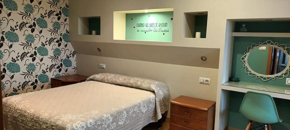 Bed, Photo of the whole room