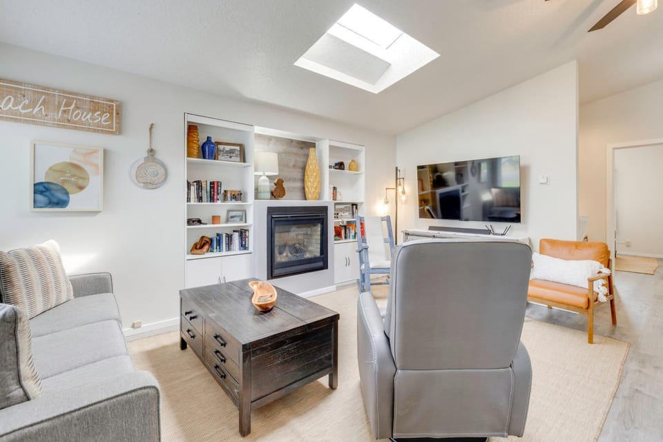 Walk to Seaside Beach: Vacation Rental Cottage! House in Seaside