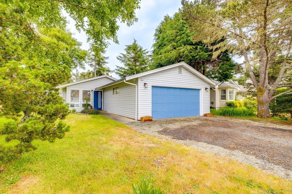 Walk to Seaside Beach: Vacation Rental Cottage! House in Seaside