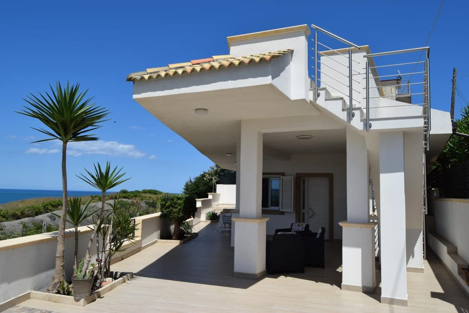Property building, Balcony/Terrace