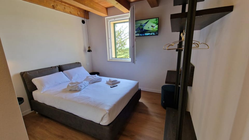 Bed, Photo of the whole room