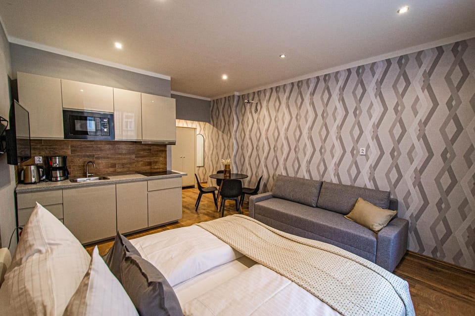 Bed, Kitchen or kitchenette, Living room, Photo of the whole room, Bedroom, minibar