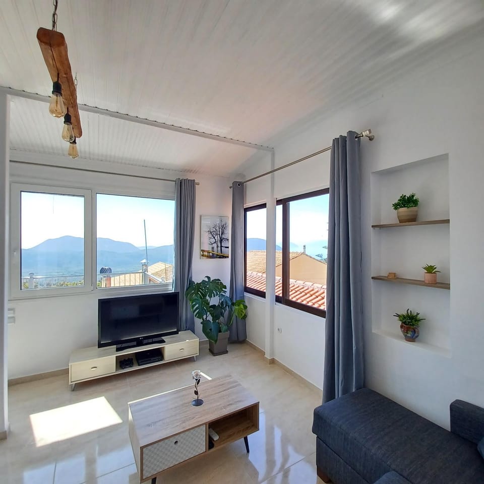 Communal lounge/ TV room, Natural landscape, TV and multimedia, Mountain view