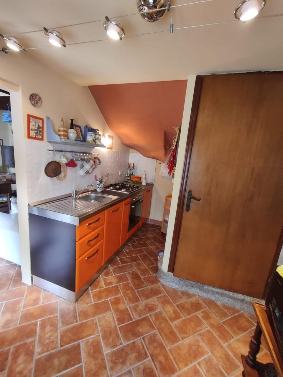 Kitchen or kitchenette, oven, stove