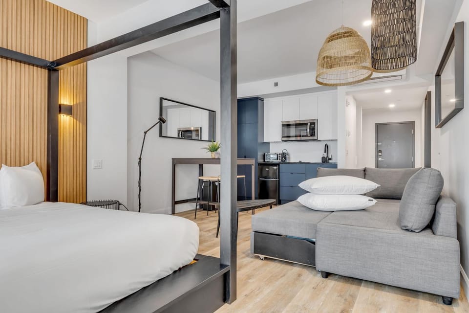 Bed, Kitchen or kitchenette, Living room