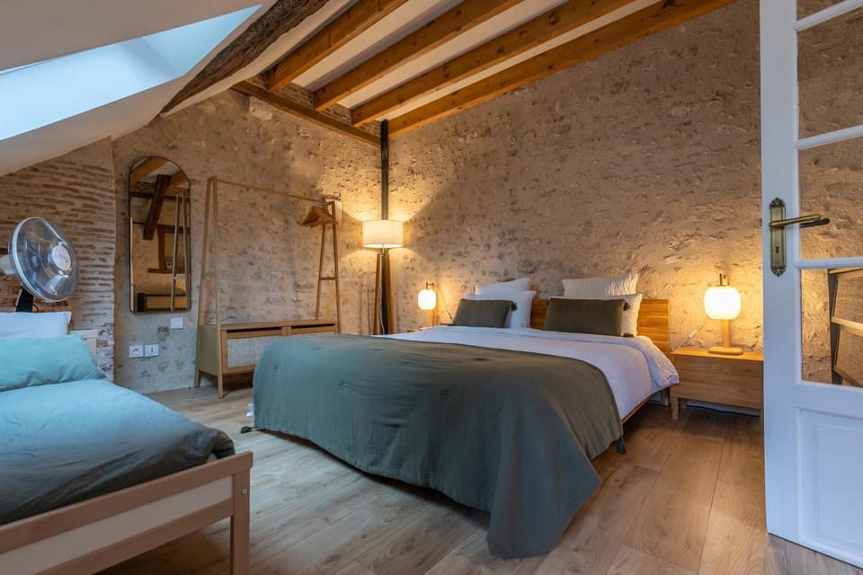 Bed, Photo of the whole room, Bedroom