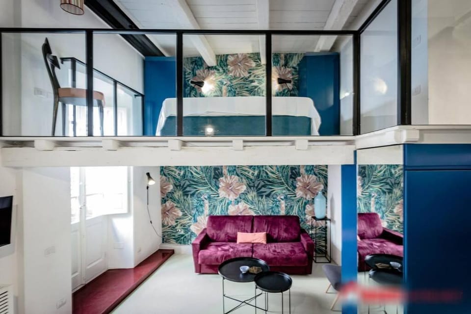 Bed, Living room