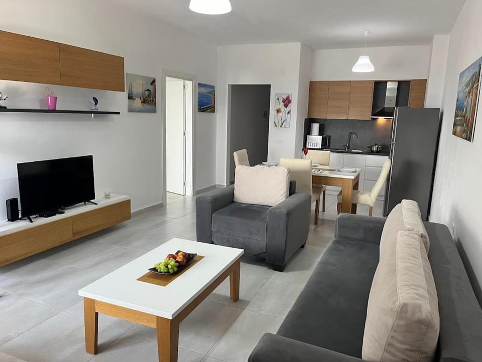 Kitchen or kitchenette, Living room, Dining area