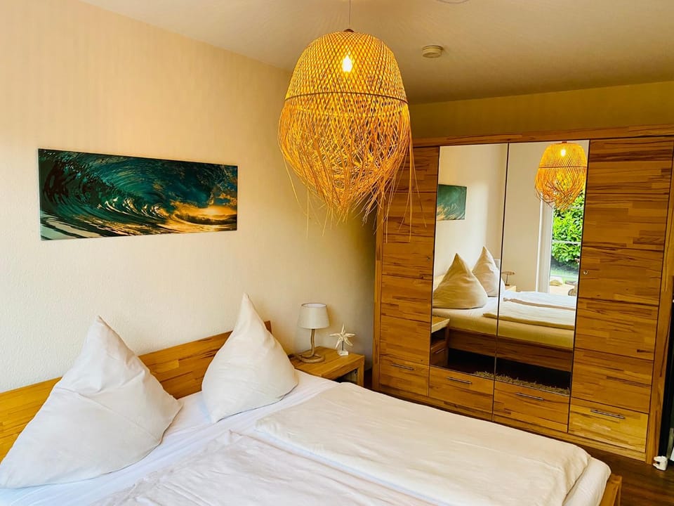 Bed, Photo of the whole room, Bedroom, wardrobe
