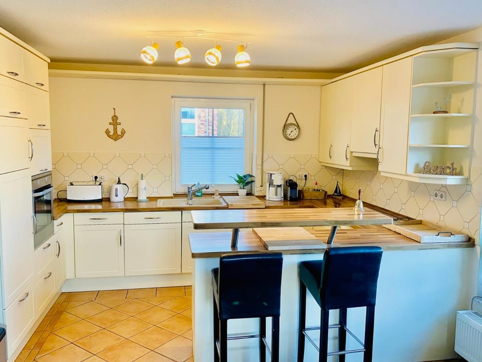 Coffee/tea facilities, Kitchen or kitchenette, Dining area, dishwasher, minibar, pet friendly, stove, toaster