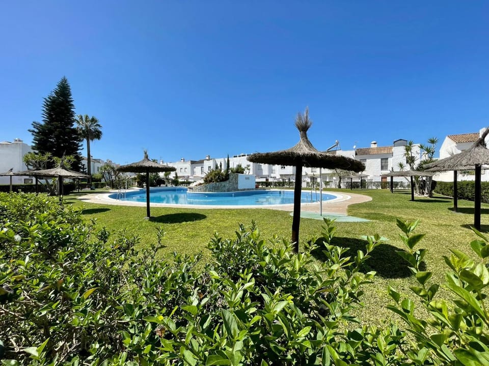 Garden, Swimming pool