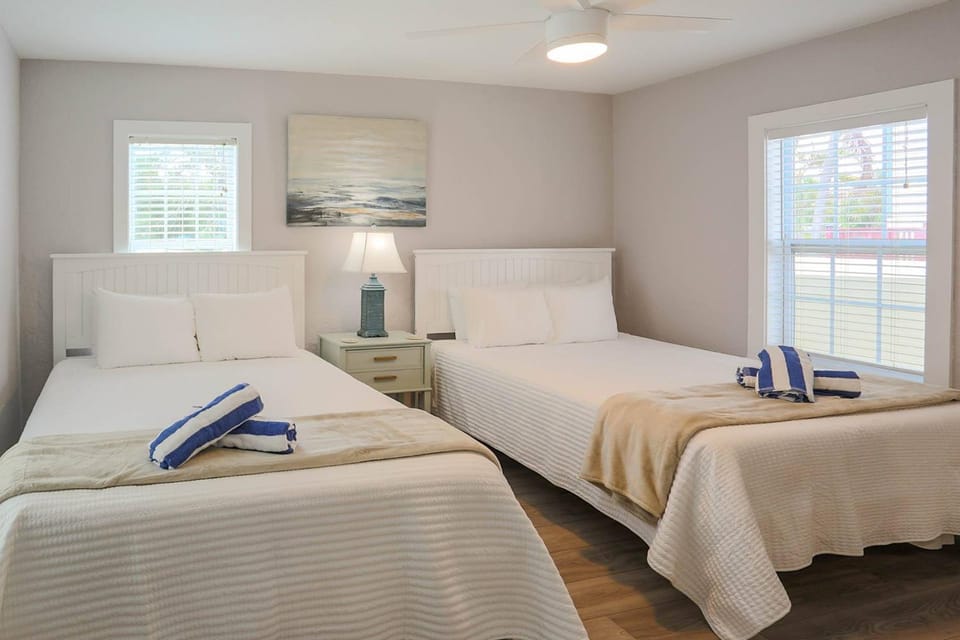 1 - Island Paradise Cottages - Sweet Jasmine House in Madeira Beach