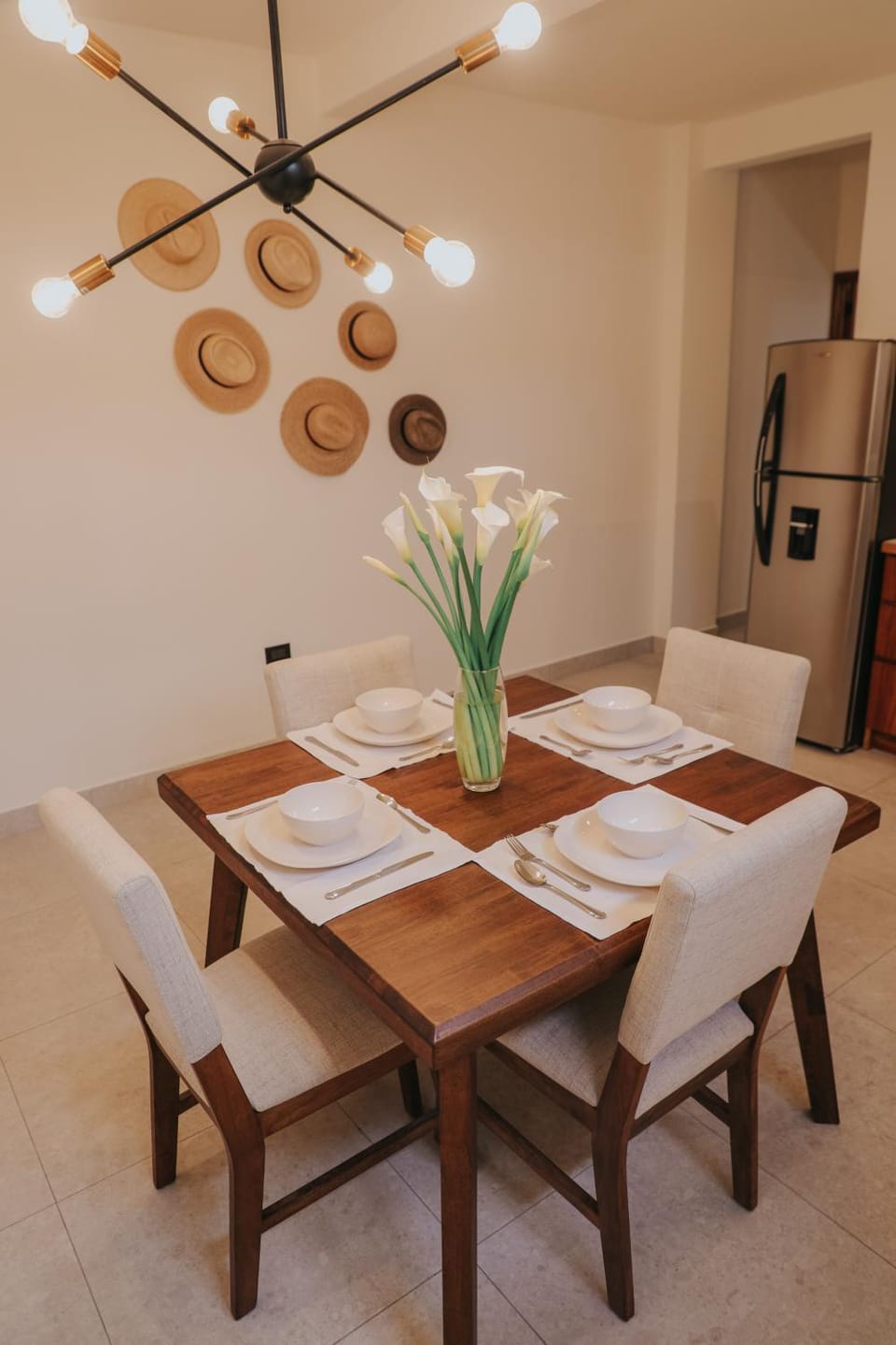 Kitchen or kitchenette, Seating area, Dining area