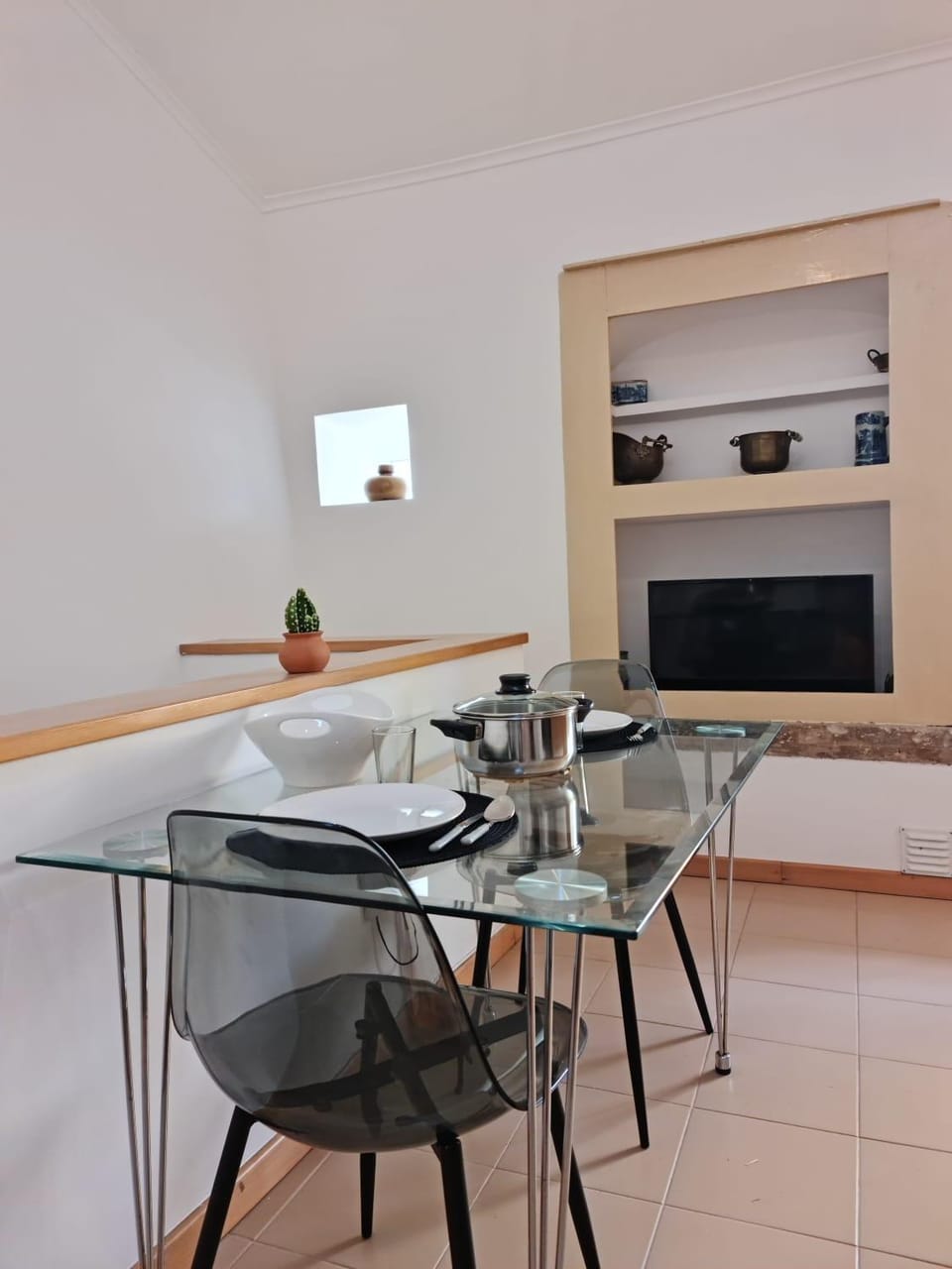 TV and multimedia, Dining area