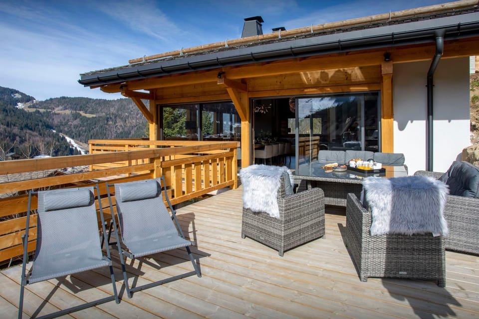 Property building, Day, Natural landscape, View (from property/room), Balcony/Terrace, Seating area, Dining area, Mountain view