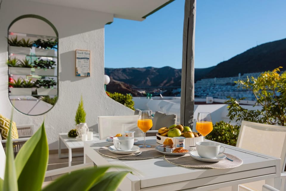 Balcony/Terrace, Mountain view