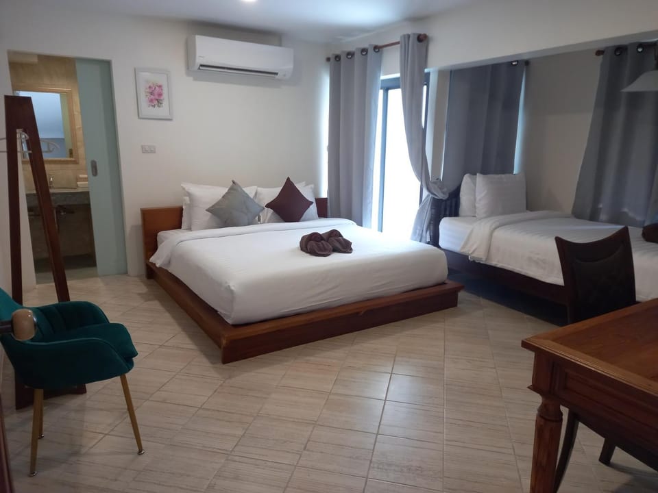 Photo of the whole room, Bedroom