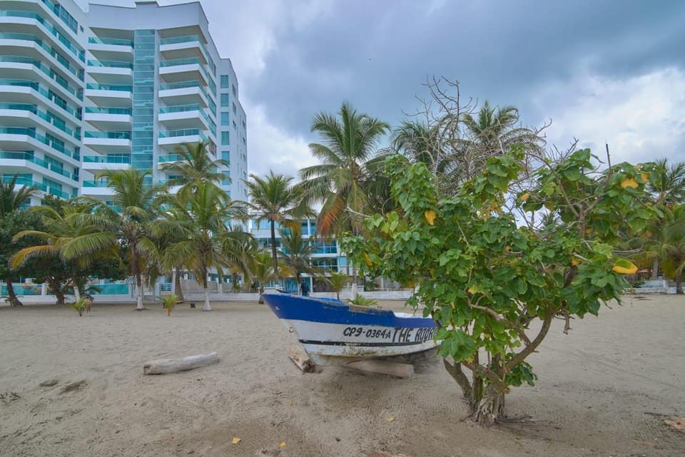 Hermoso Apartamento Frente al Mar 2 Habitaciones C13B Apartment in Sagoc