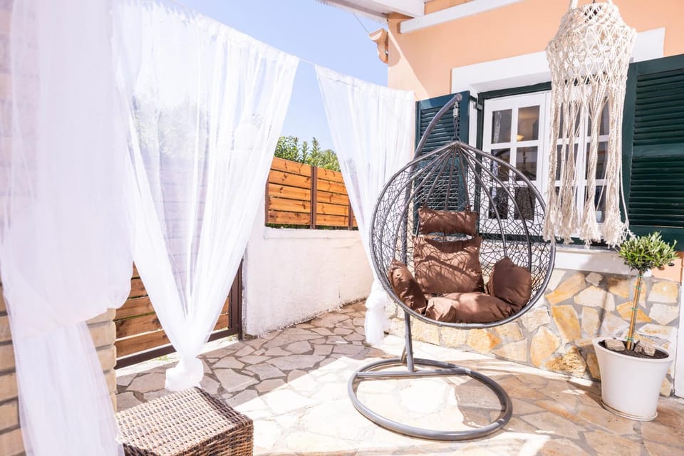 A flower house Chalet in Corfu