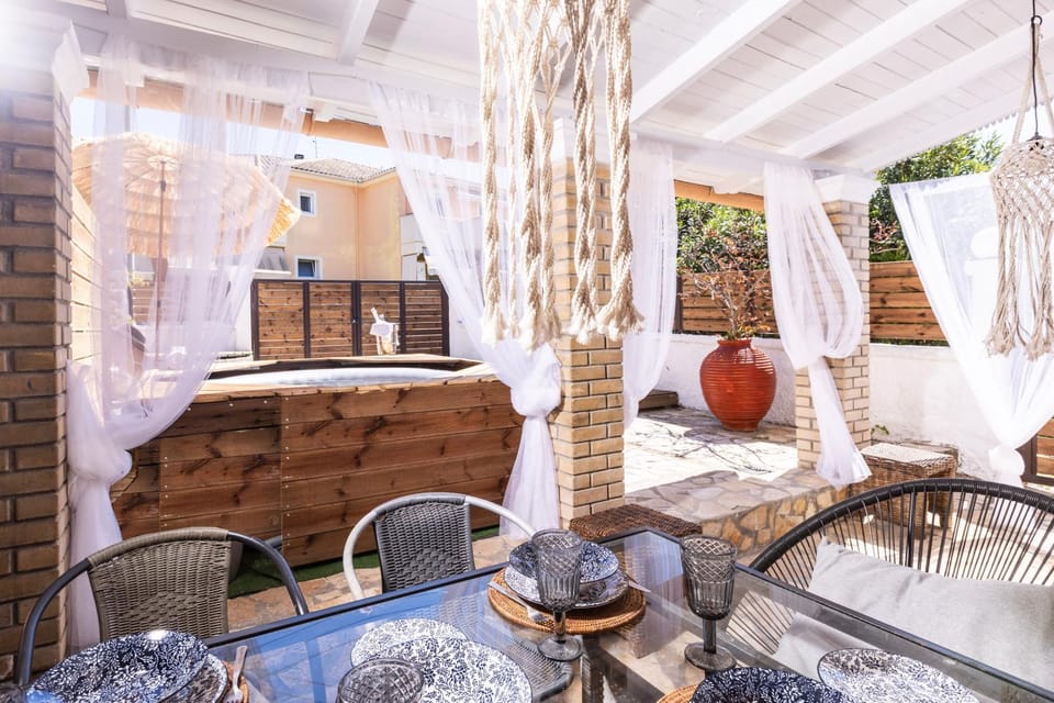 Patio, Dining area