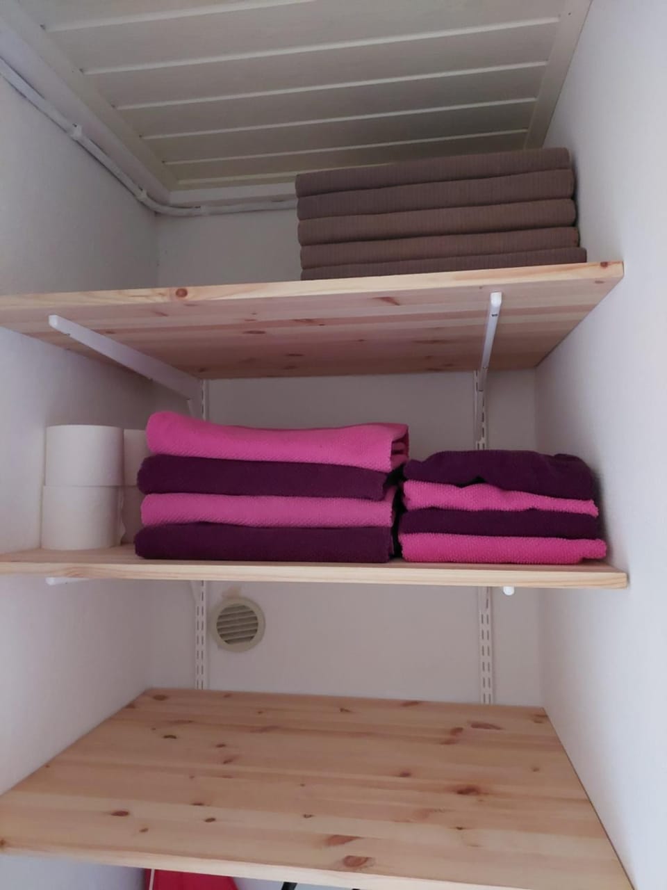 towels, wardrobe
