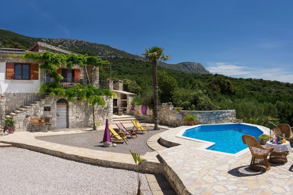 Stone house Angelo - Peace oasis with pool House in Šibenik-Knin County, Croatia