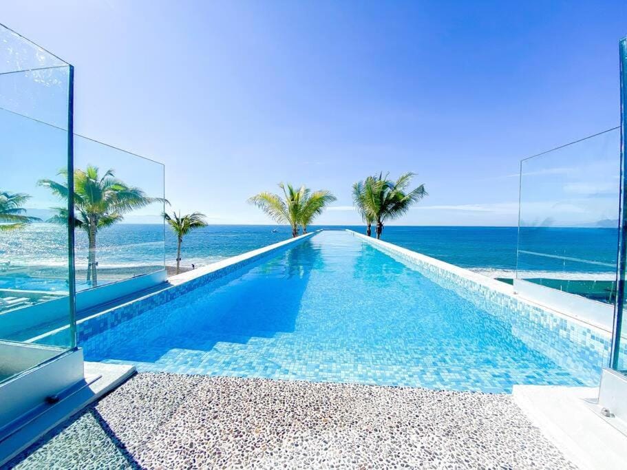 Large Beach Front 2bed/2bath Condo: Save $50+/nt! Apartment in Puerto Vallarta