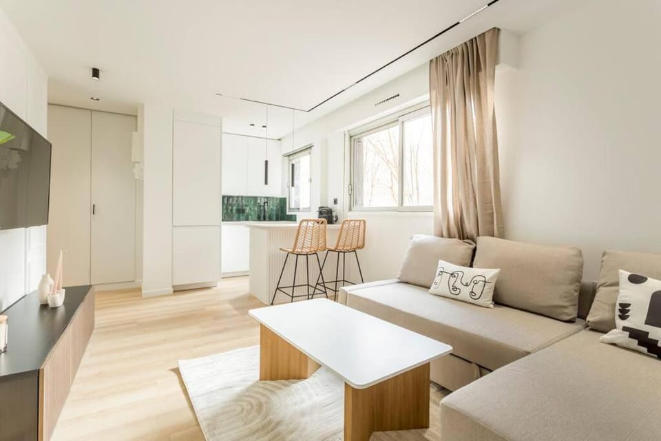 Luxurious 3 min walk from Eiffel Tower Apartment in Paris