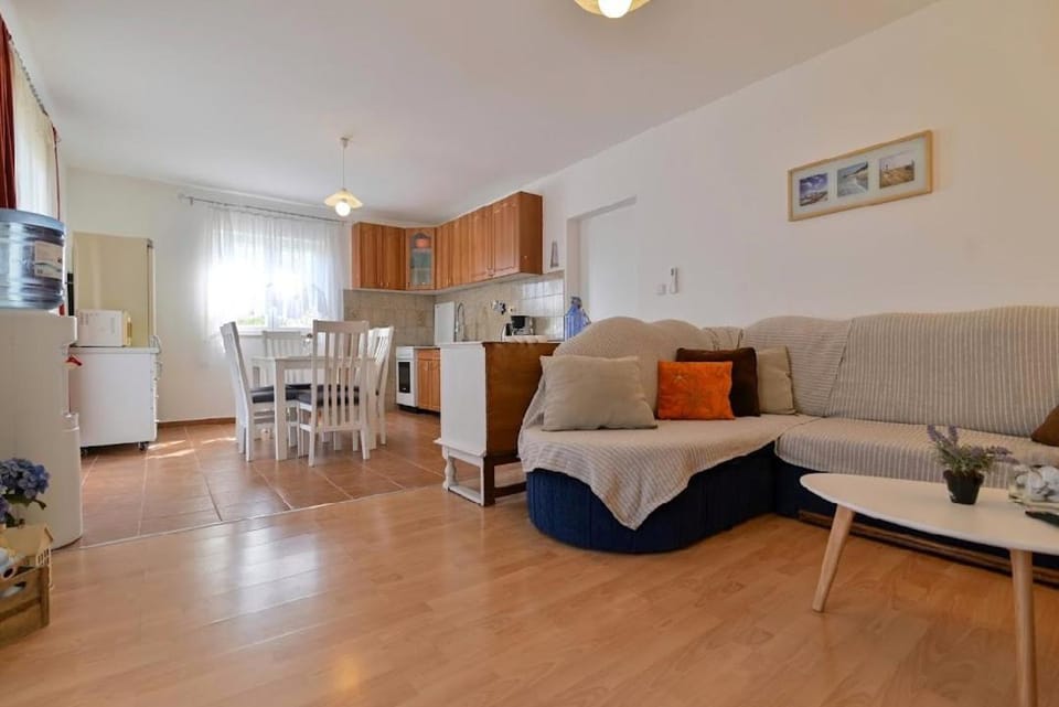 Apartman Mala Lanterna Apartment in Okrug Gornji