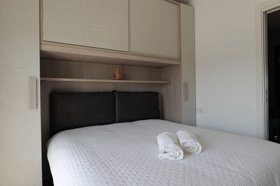 Bed, Photo of the whole room, Bedroom, towels, wardrobe